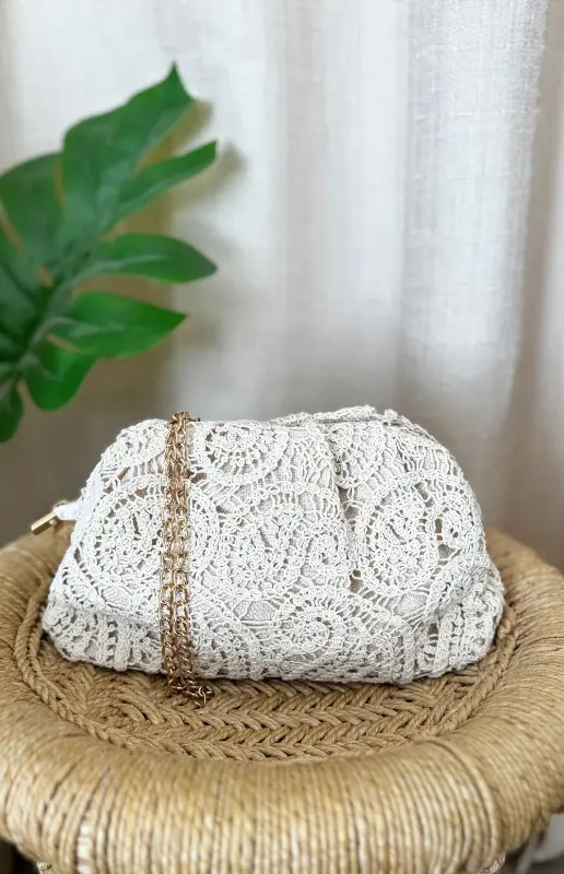 CROCHET LOOK SMALL CLUTCH