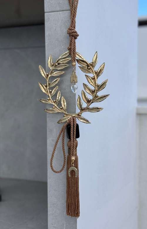 LEAF CROWN DOOR CHARM