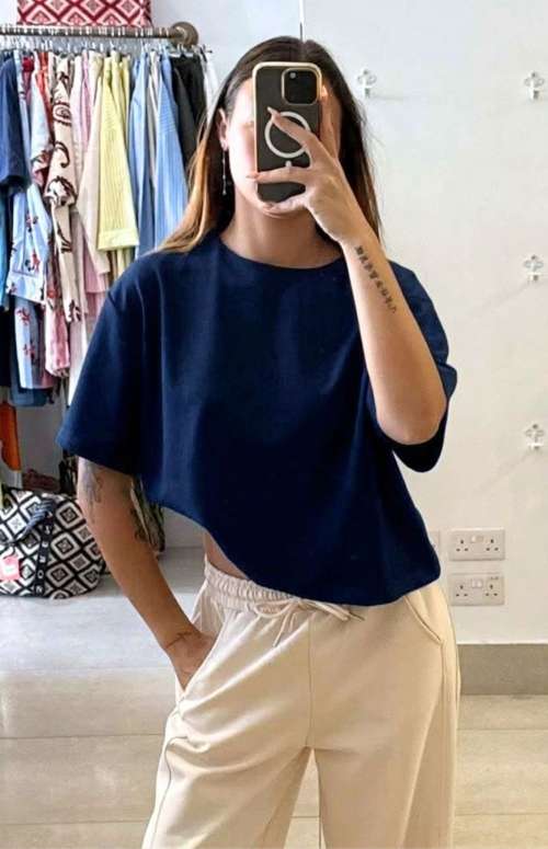 SHORT SLEEVED TOP
