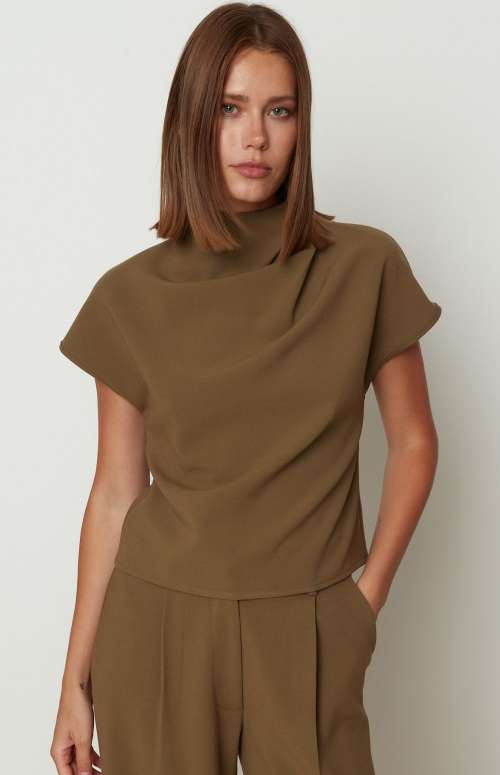 SIGNATURE TOP