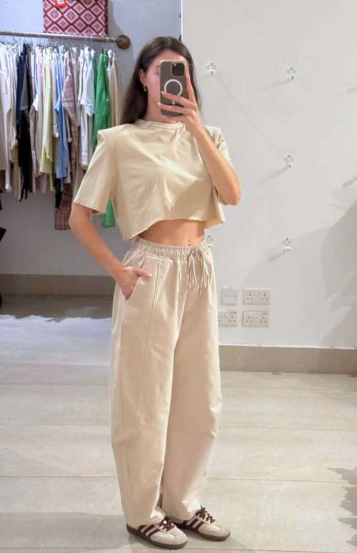 JOGGER WITH DRAWSTRING