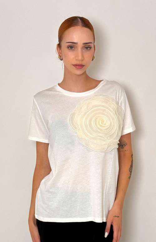 T-SHIRT WITH FLOWER