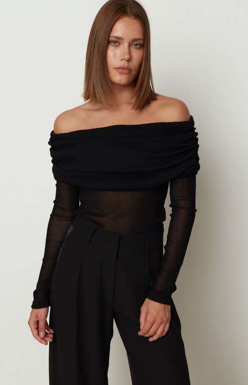 OFF SHOULDER BLOUSE
