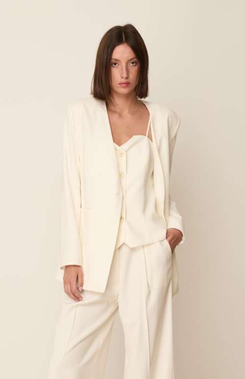 JACKET WITH BUTTON