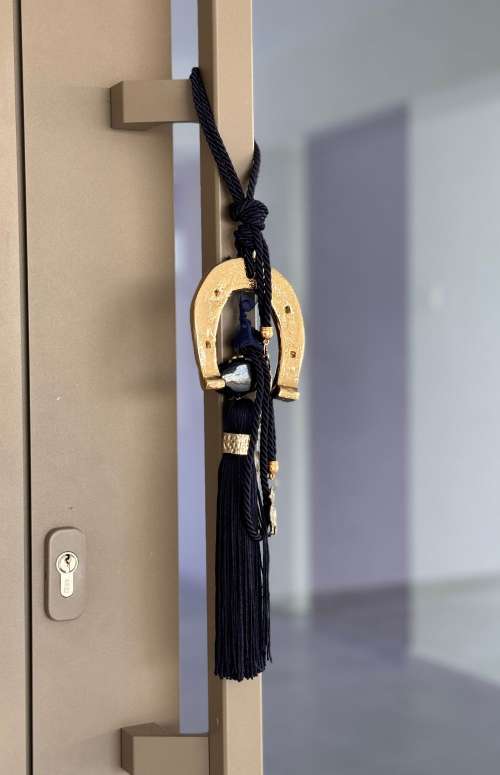 HORSE SHOE DOOR CHARM