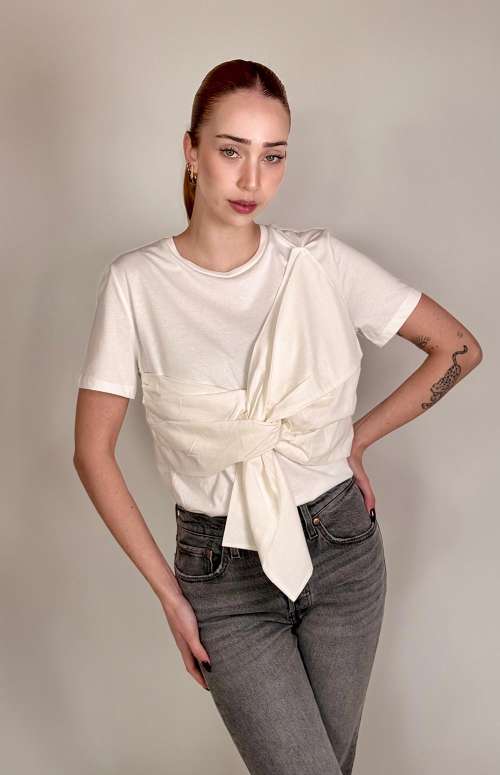 T-SHIRT WITH ASSYMETRICAL DETAIL