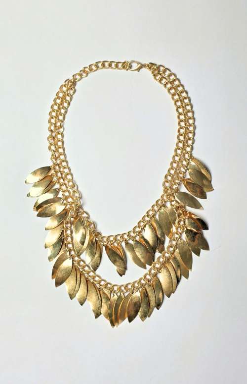 MULTI-STRAND LEAF STATEMENT NECKLACE