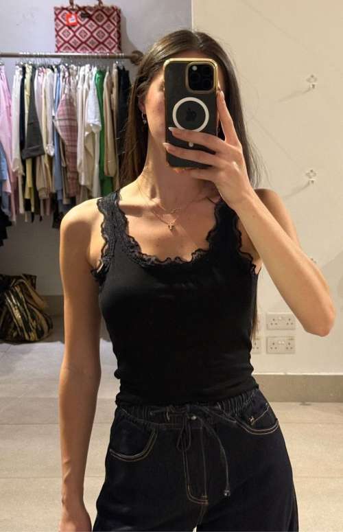 TANK TOP WITH LACE DETAIL