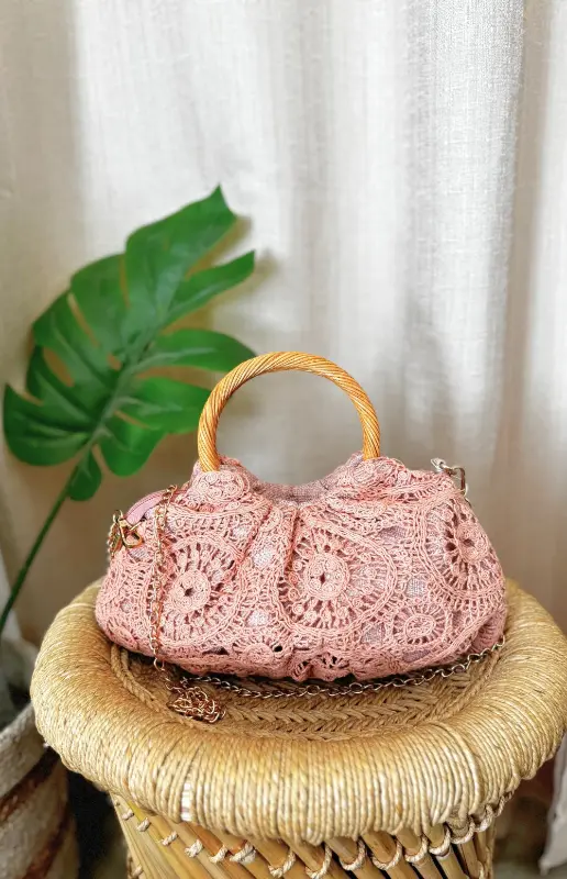 CROCHET HANDBAG WITH WOODEN HANDLE