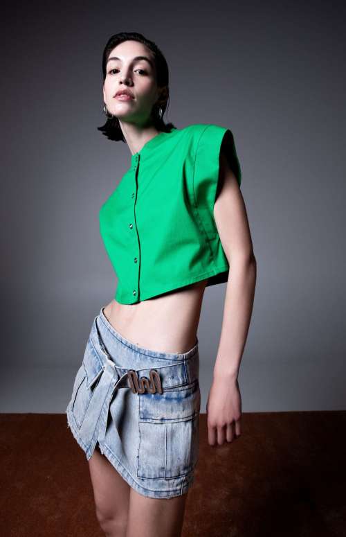 SLEEVELESS TOP