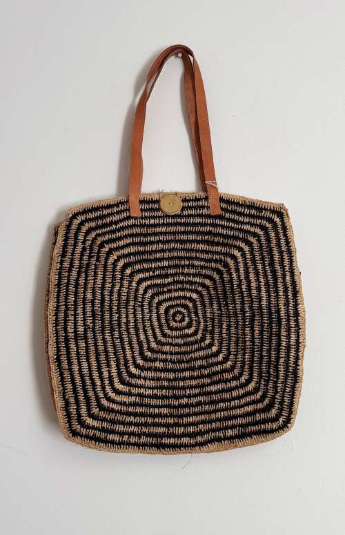 RAFFIA CROCHET SQUARE BAG