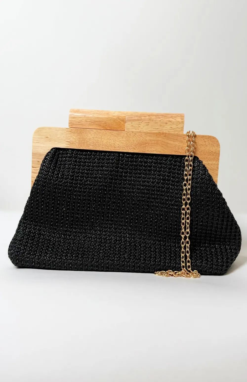 CLUTCH WITH WOODEN HANDLE