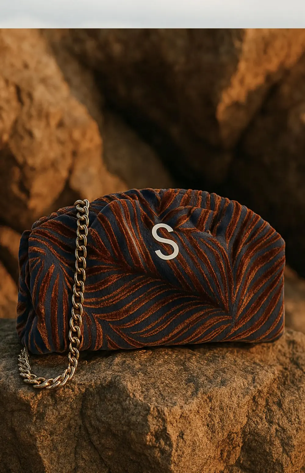 DOROTHY LARGE BUCKET BAG