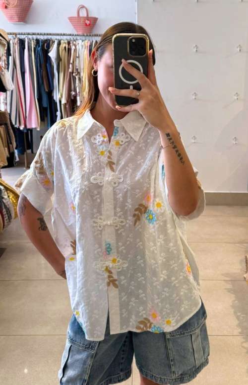 SHIRT WITH COLORFUL EMBROIDERED FLOWERS