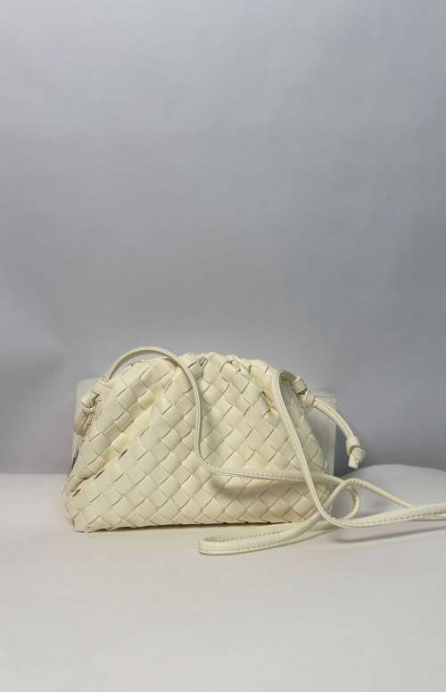 WOVEN CROSS BODY BAG