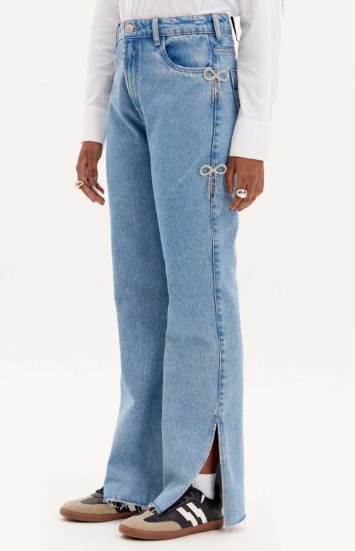 STRAIGHT LEG JEANS WITH APPLIQUE