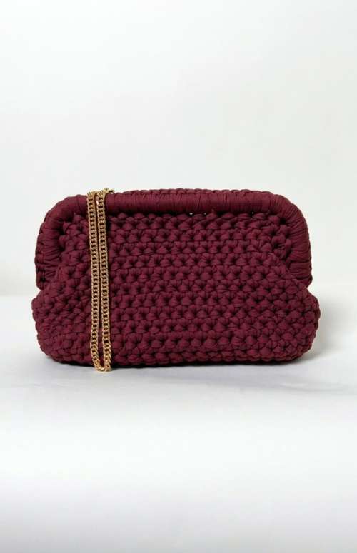 CROCHET LOOK CLUTCH BAG
