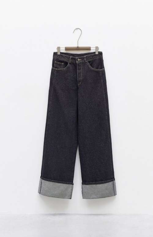 JEANS WITH TURN UP