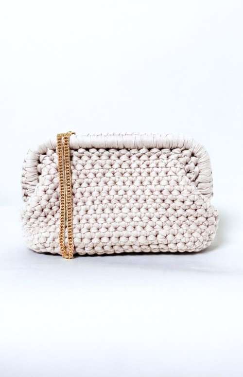 CROCHET LOOK CLUTCH BAG