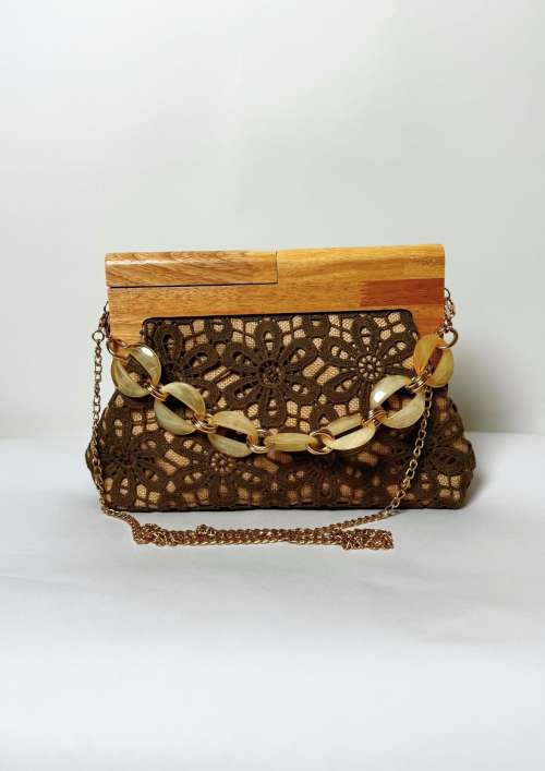 CLUTCH WITH WOODEN HANDLE | KHAKI