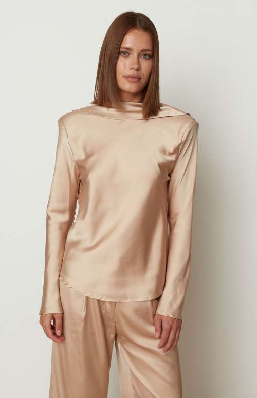 SLEEK DRAPPING BLOUSE