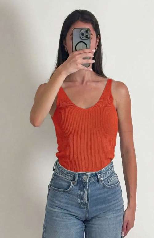 KNITTED V-NECK TANK TOP