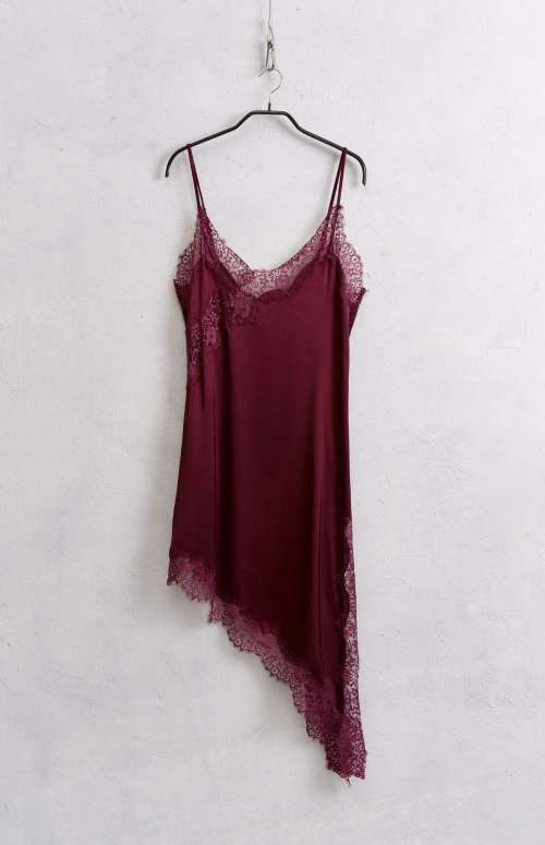 SATIN DRESS WITH LACE | BORDEAUX