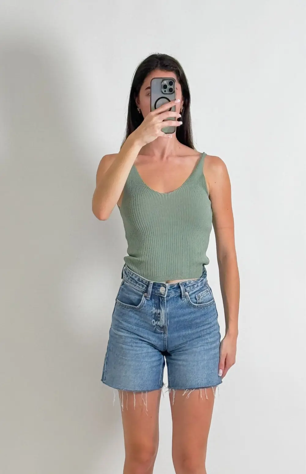 KNITTED V-NECK TANK TOP