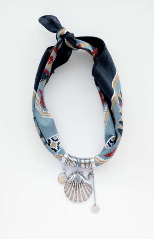 BADANA NECKLACE