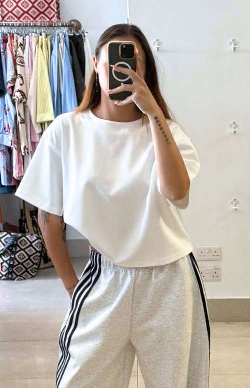 SHORT SLEEVED TOP
