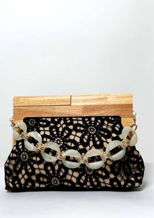 CLUTCH WITH WOODEN HANDLE