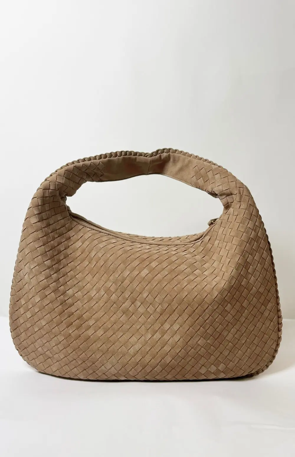 WOVEN HANDBAG