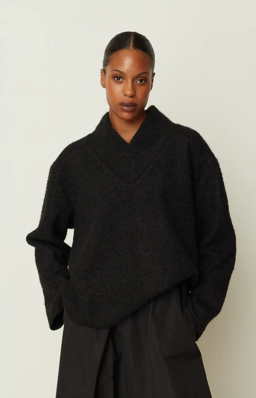 V NECK KNIT TOP