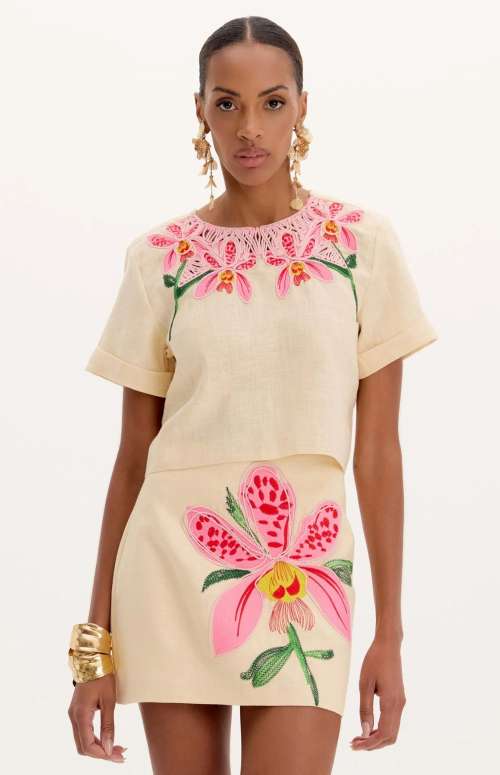 SHORT SLEEVE BLOUSE WITH EMBROIDERY