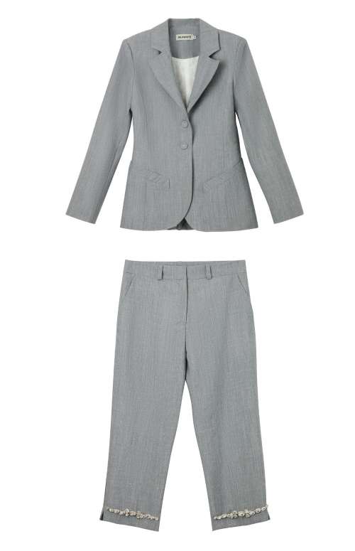 CO-ORD FITTED BLAZER & CAPRI PANTS WITH CRYSTALS