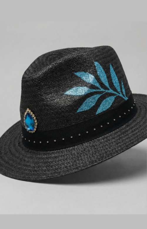 HANDMADE HAT LUNA