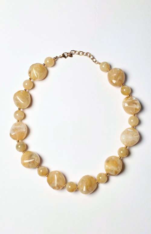 MARBLE-EFFECT CHUNKY BEADED NECKLACE