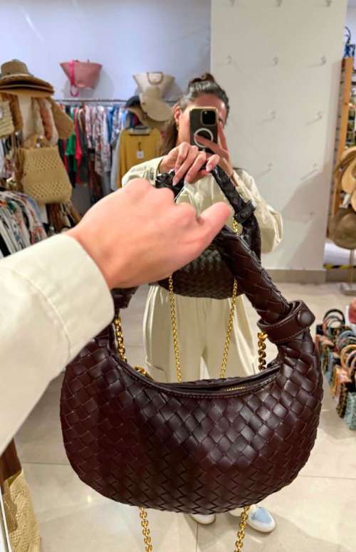 WOVEN BAG WITH KNOT HANDLE