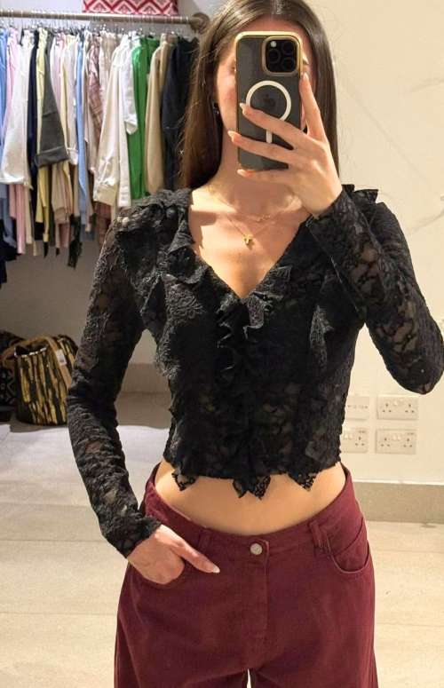 LACE TOP WITH RUFFLES