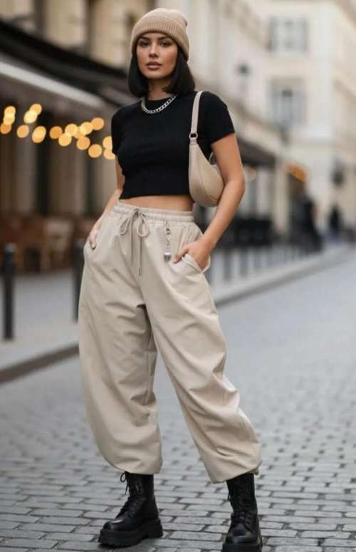 JOGGER WITH DRAWSTRING
