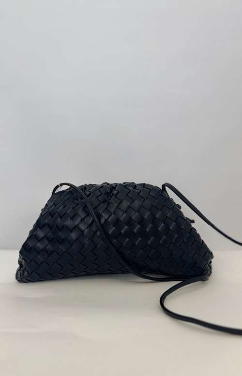 WOVEN CROSS BODY BAG