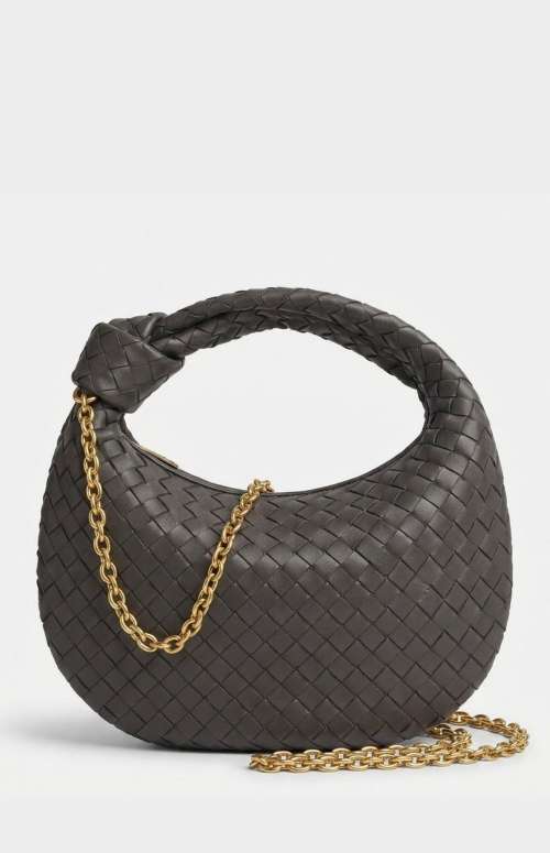 WOVEN BAG WITH KNOT HANDLE