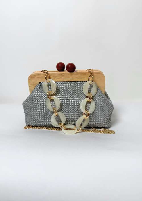 CLUTCH WITH WOODEN HANDLE