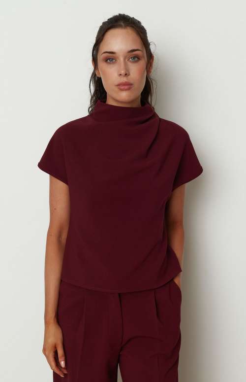 SIGNATURE TOP