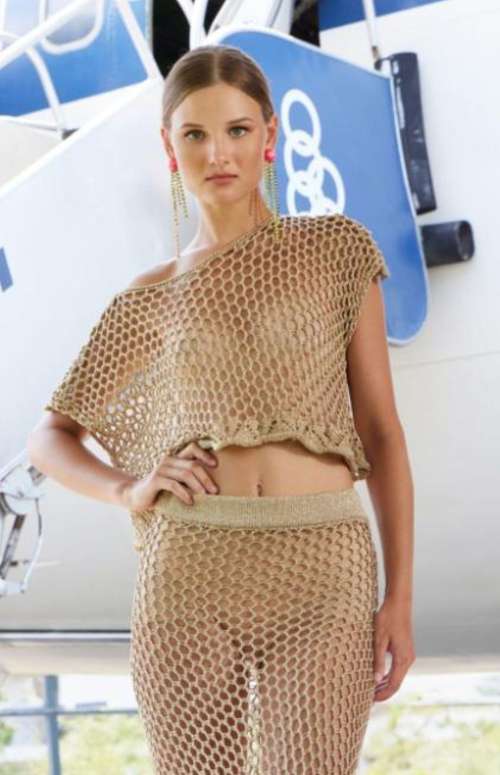 HOLES CROP TOP