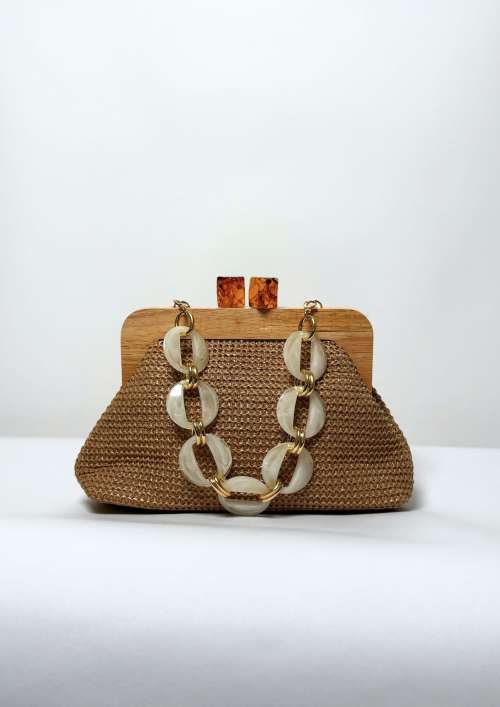 CLUTCH WITH WOODEN HANDLE