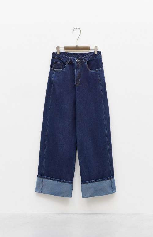 JEANS WITH TURN UP