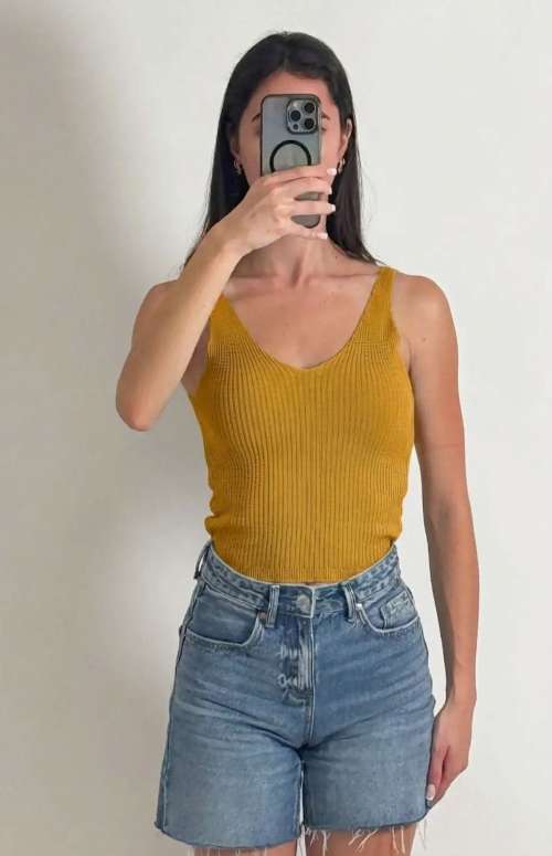 KNITTED V-NECK TANK TOP