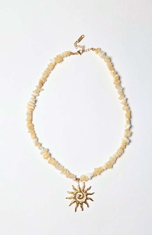 NECKLACE WITH SUN PENDANT