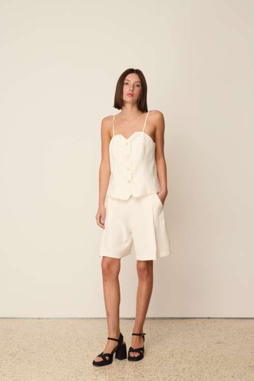 BERMUDA SHORTS WITH PLEATS